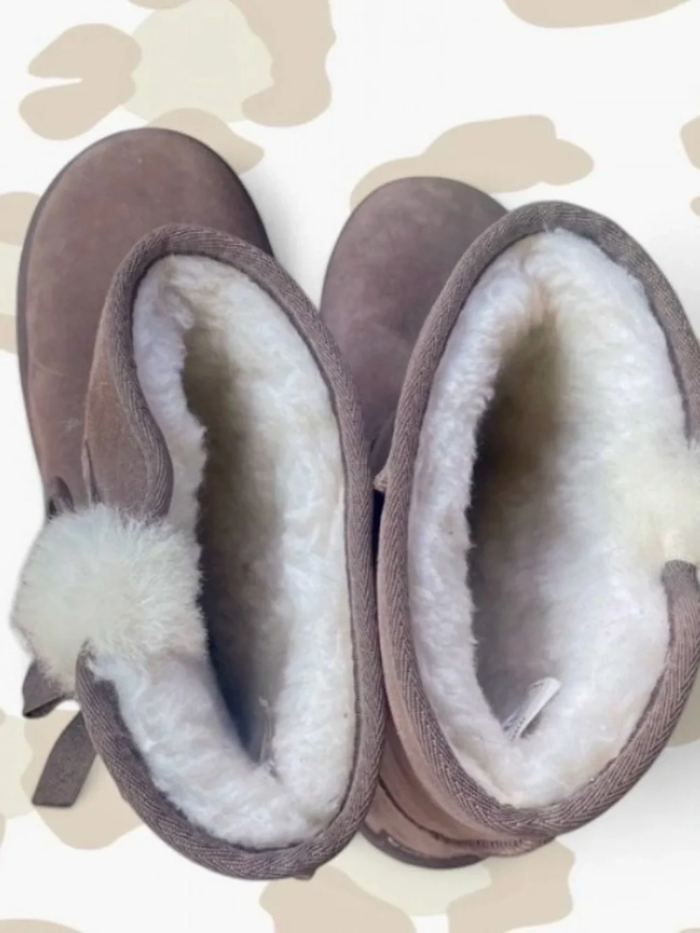 Koolaburra by UGG Victoria Short Suede Bow Boots – Women’s Size 9, Taupe